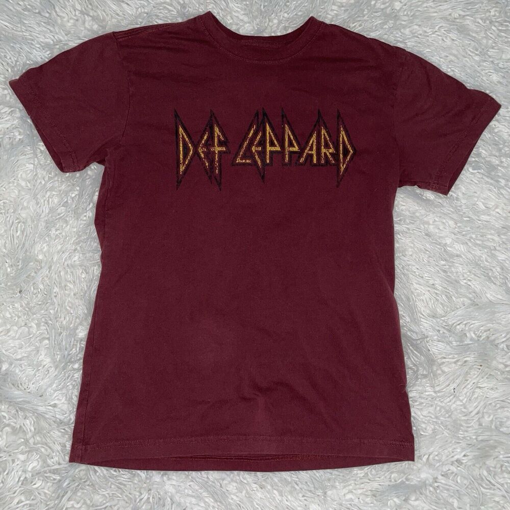 Def Leppard T Shirt Size Small Red